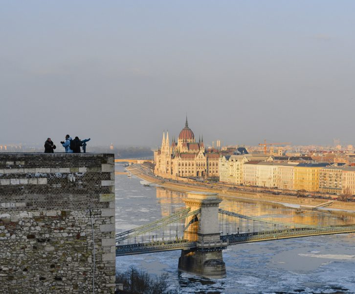 Vista do Castelo de Buda para o outro lado do rio Danúbio